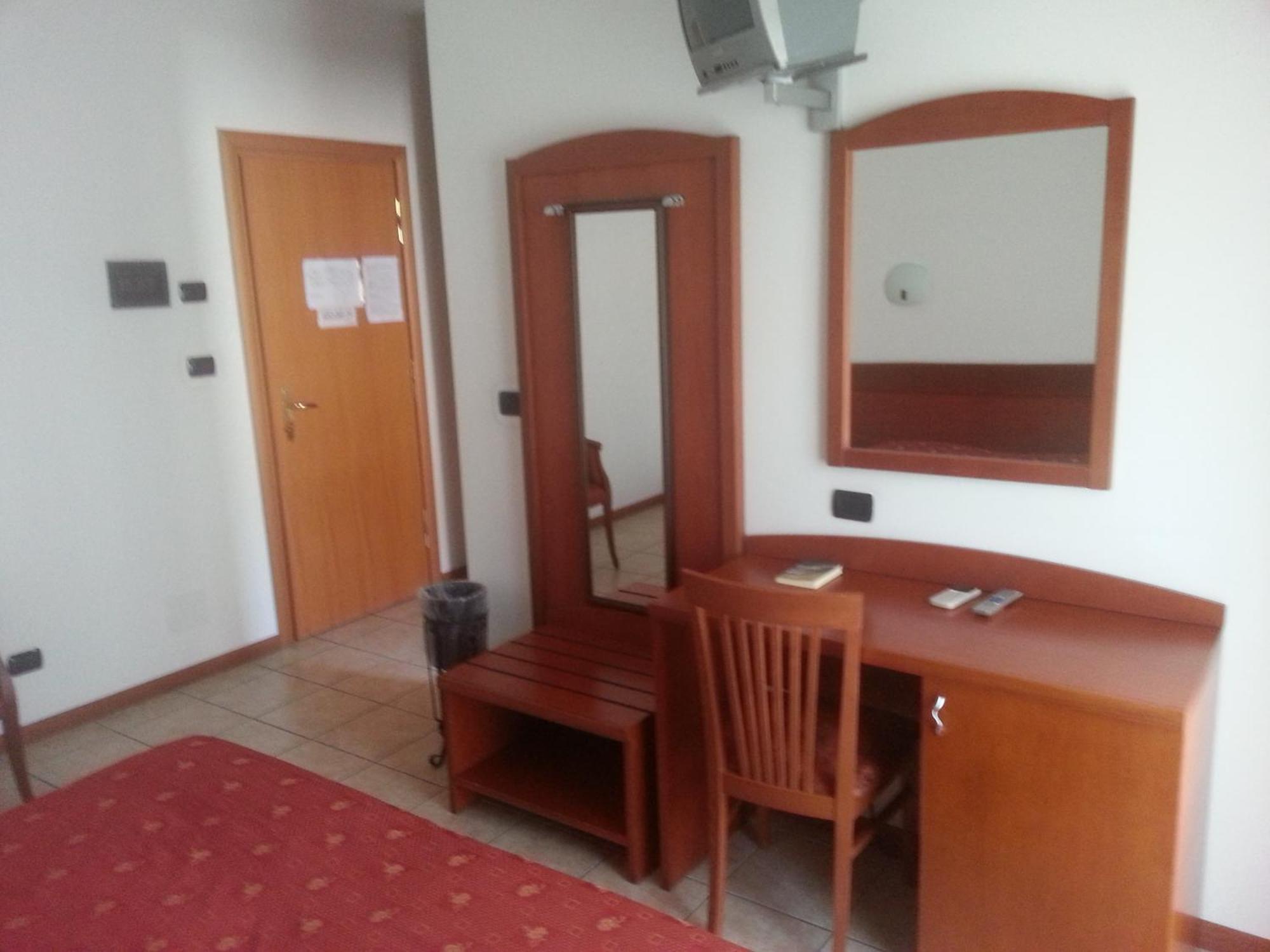 Real Asturias Hotel Acquappesa Room photo